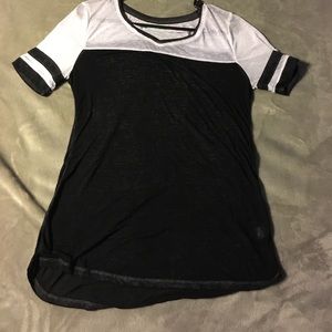 Maurice’s simple T shirt